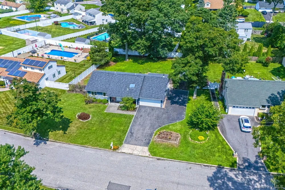 60 Thomas Street Coram, NY 11727