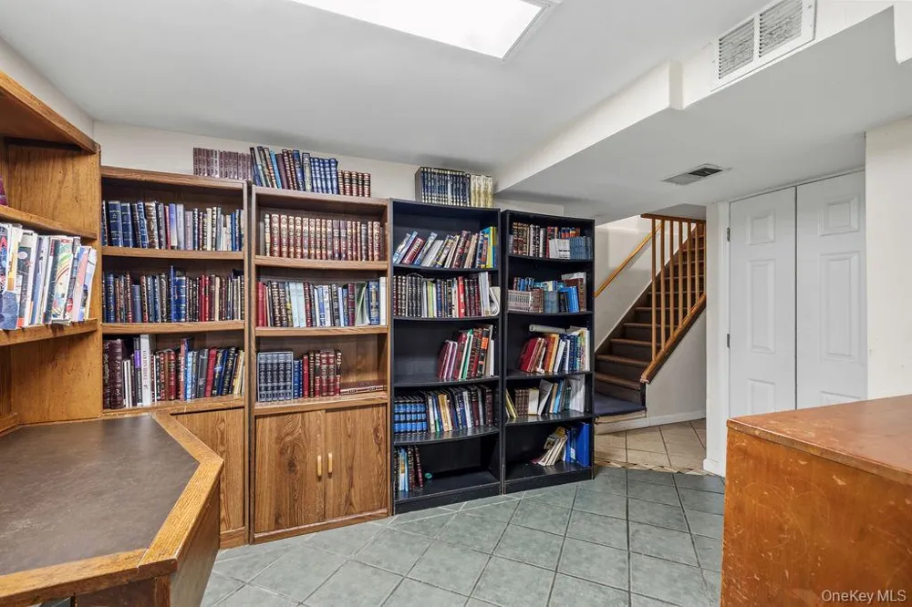 19 Glenbrook Road Monsey, NY 10952