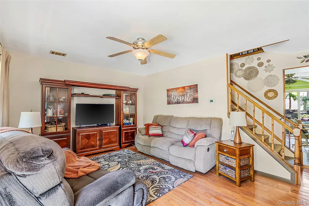 5 Stockton Commons Yaphank, NY 11980