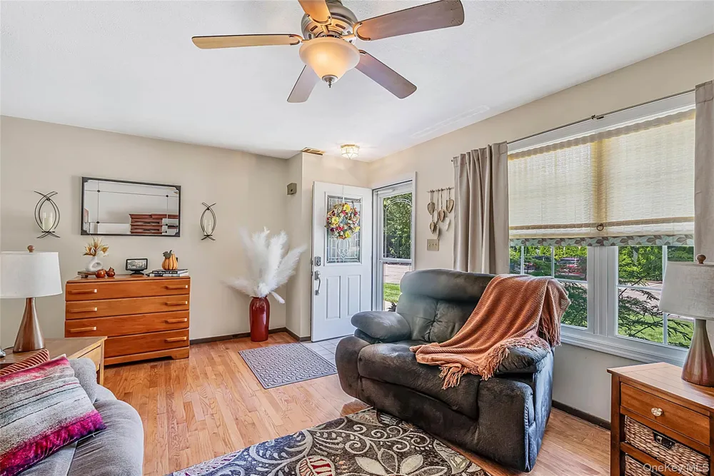 5 Stockton Commons Yaphank, NY 11980
