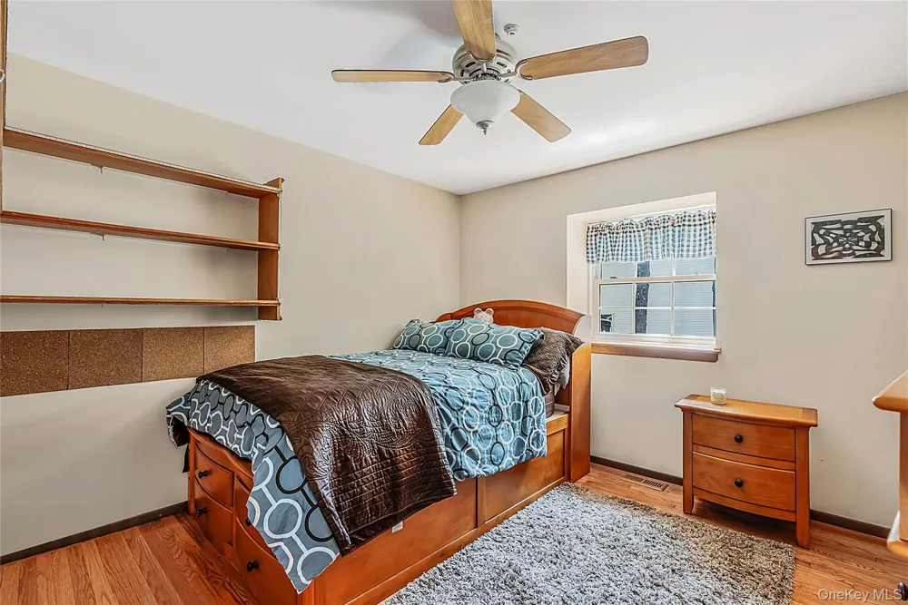 5 Stockton Commons Yaphank, NY 11980