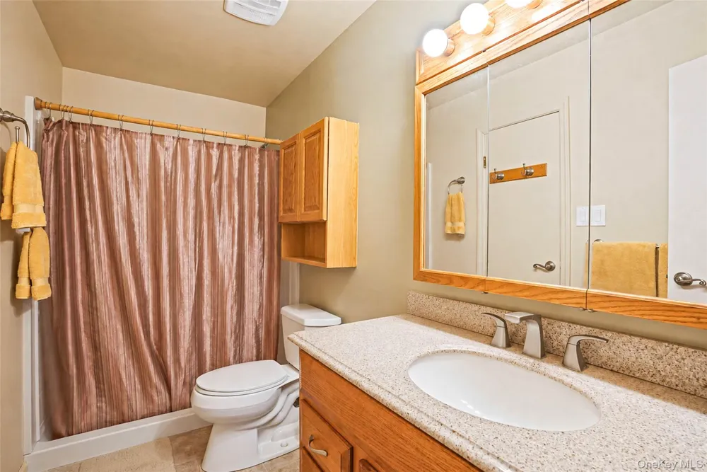 5 Stockton Commons Yaphank, NY 11980