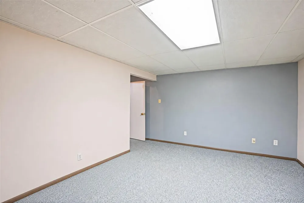5 Stockton Commons Yaphank, NY 11980