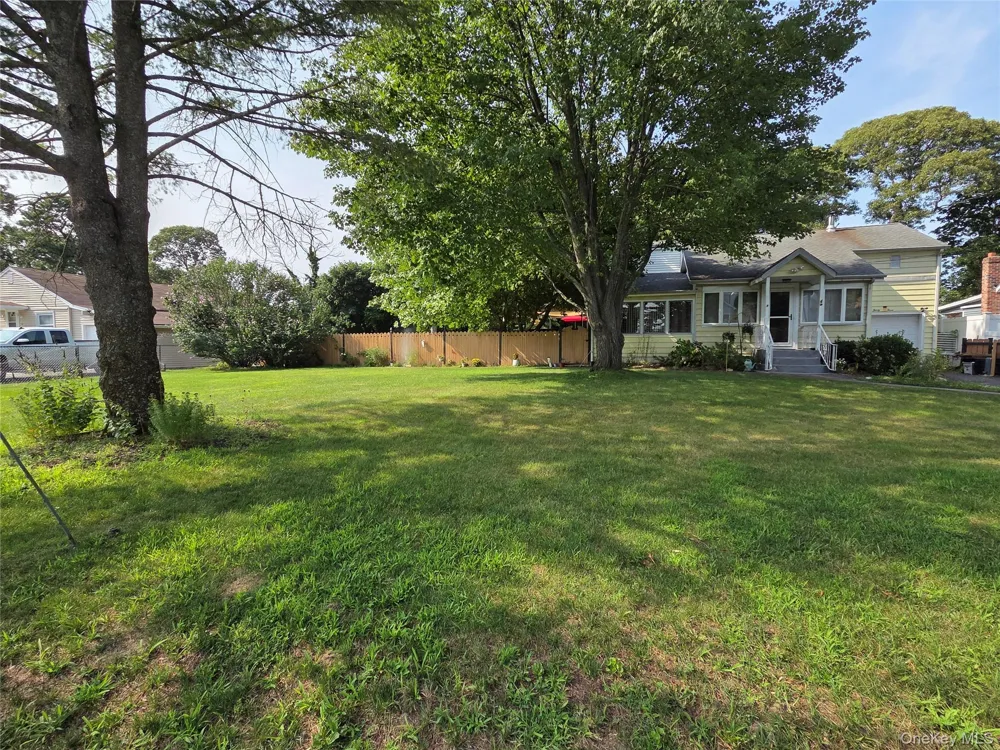 33 Elmwood Avenue Selden, NY 11784
