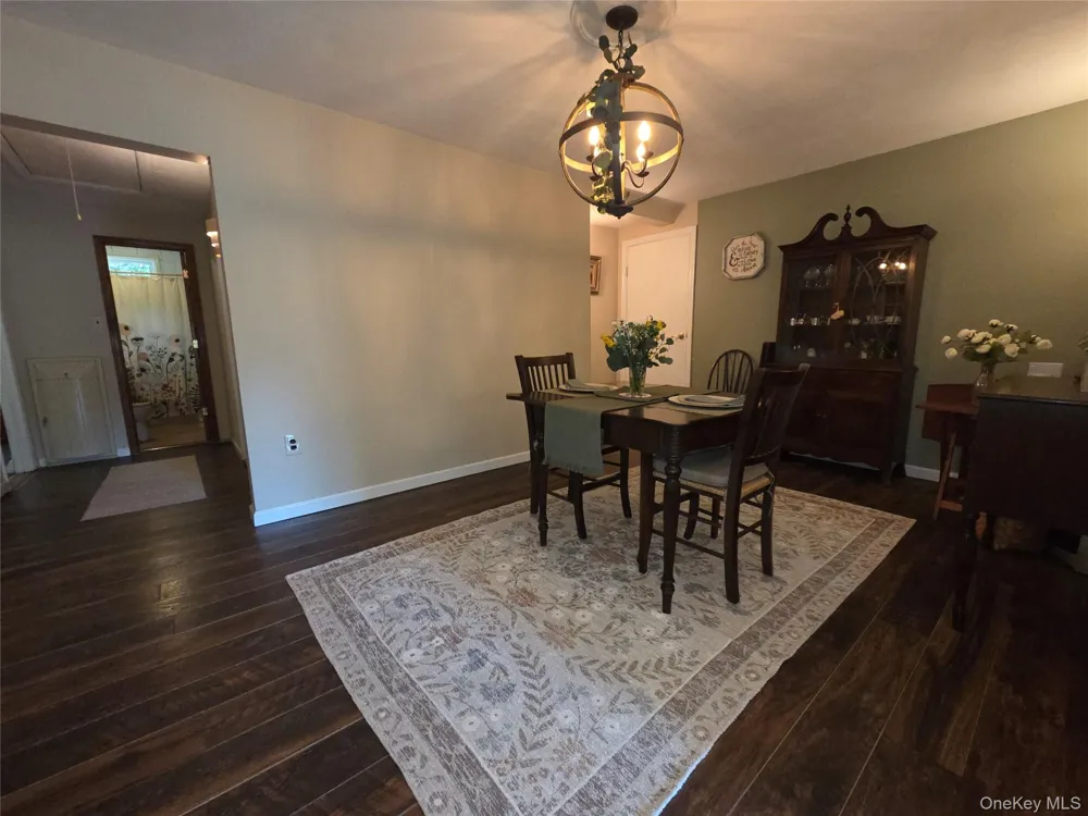 33 Elmwood Avenue Selden, NY 11784