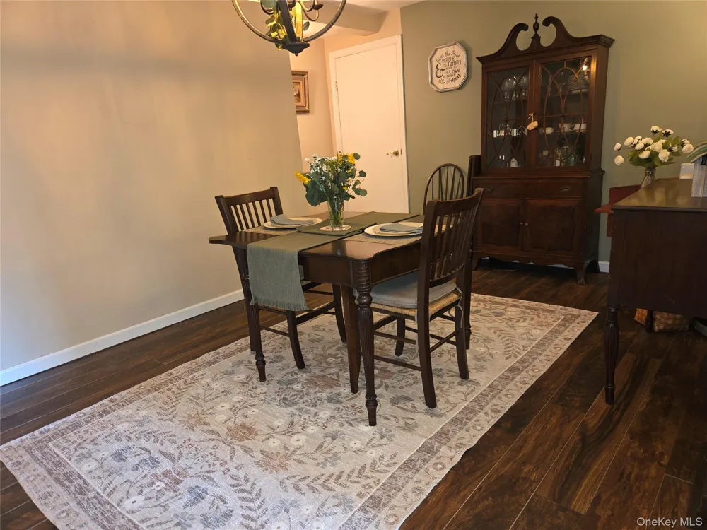 33 Elmwood Avenue Selden, NY 11784