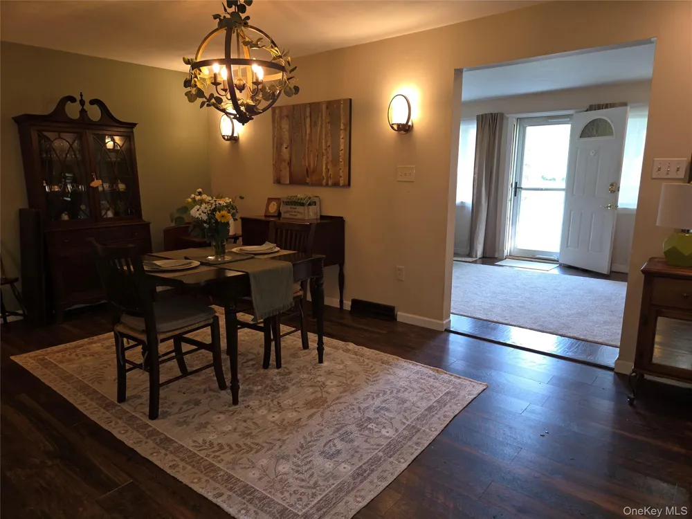 33 Elmwood Avenue Selden, NY 11784