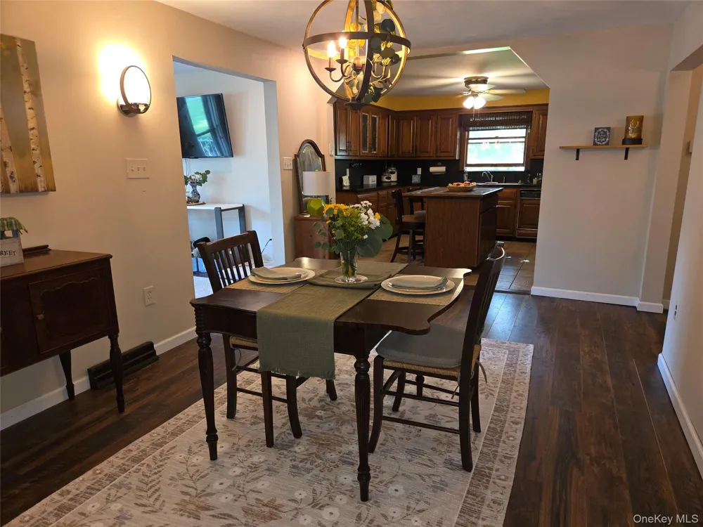 33 Elmwood Avenue Selden, NY 11784