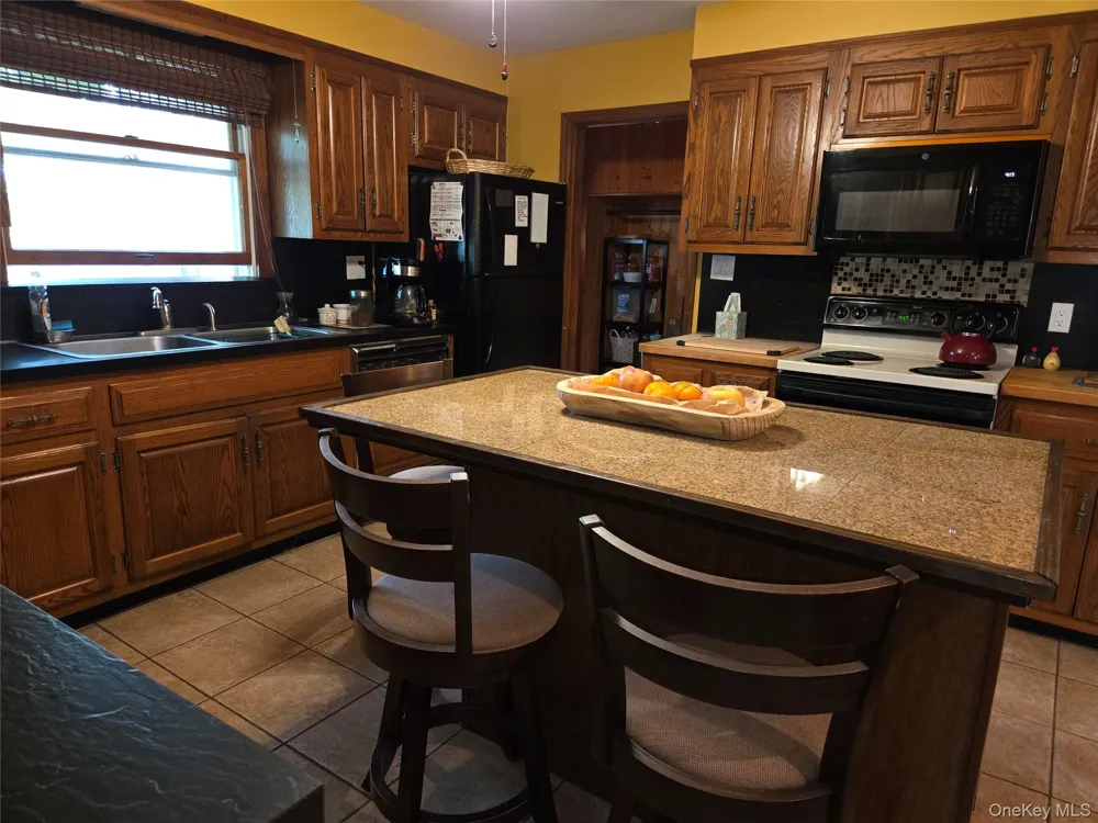 33 Elmwood Avenue Selden, NY 11784