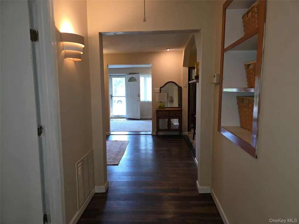 33 Elmwood Avenue Selden, NY 11784