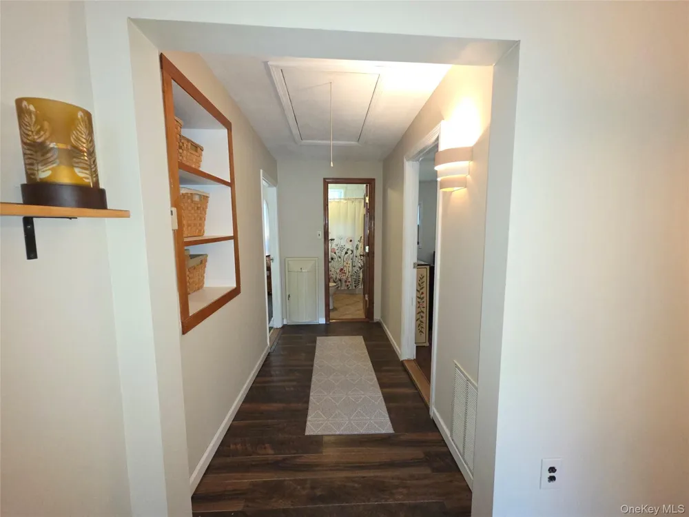 33 Elmwood Avenue Selden, NY 11784