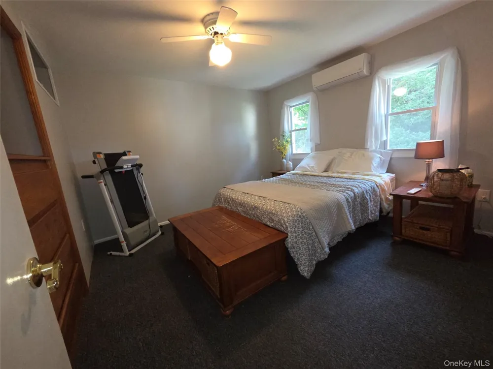 33 Elmwood Avenue Selden, NY 11784