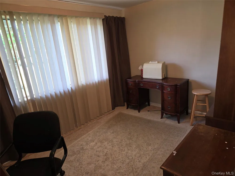 33 Elmwood Avenue Selden, NY 11784