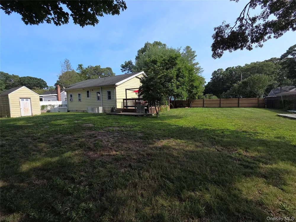 33 Elmwood Avenue Selden, NY 11784