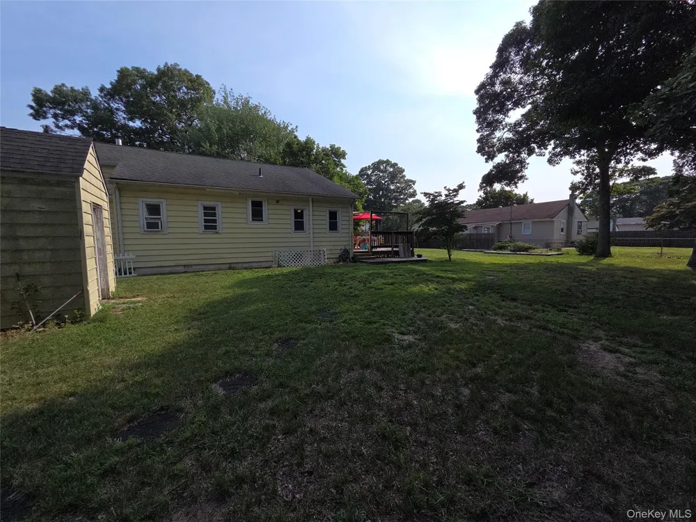 33 Elmwood Avenue Selden, NY 11784