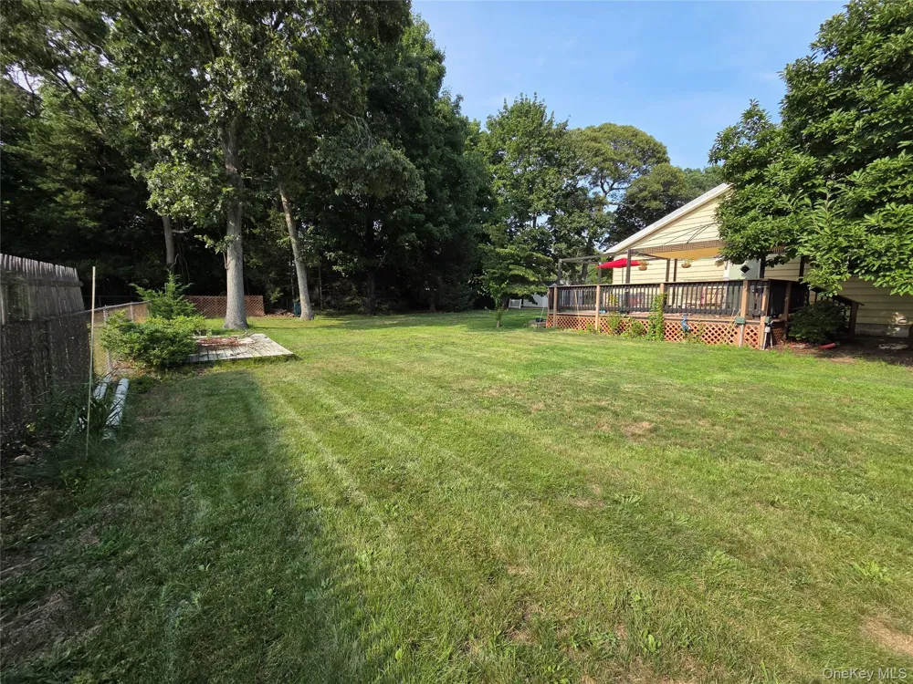 33 Elmwood Avenue Selden, NY 11784
