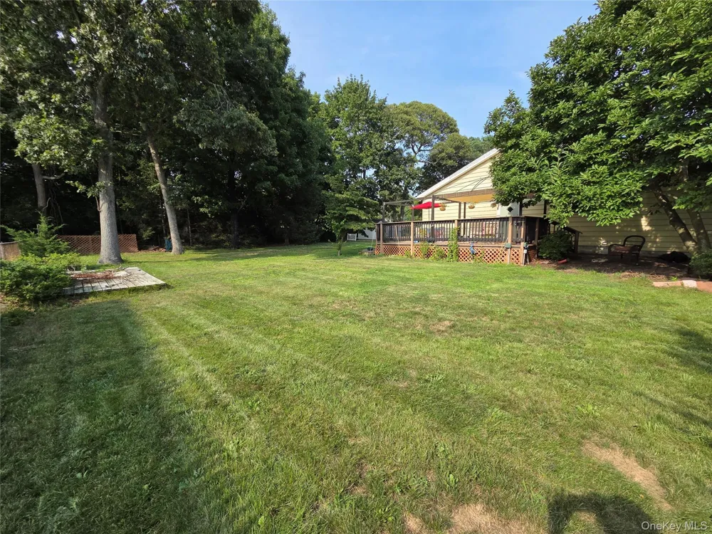 33 Elmwood Avenue Selden, NY 11784