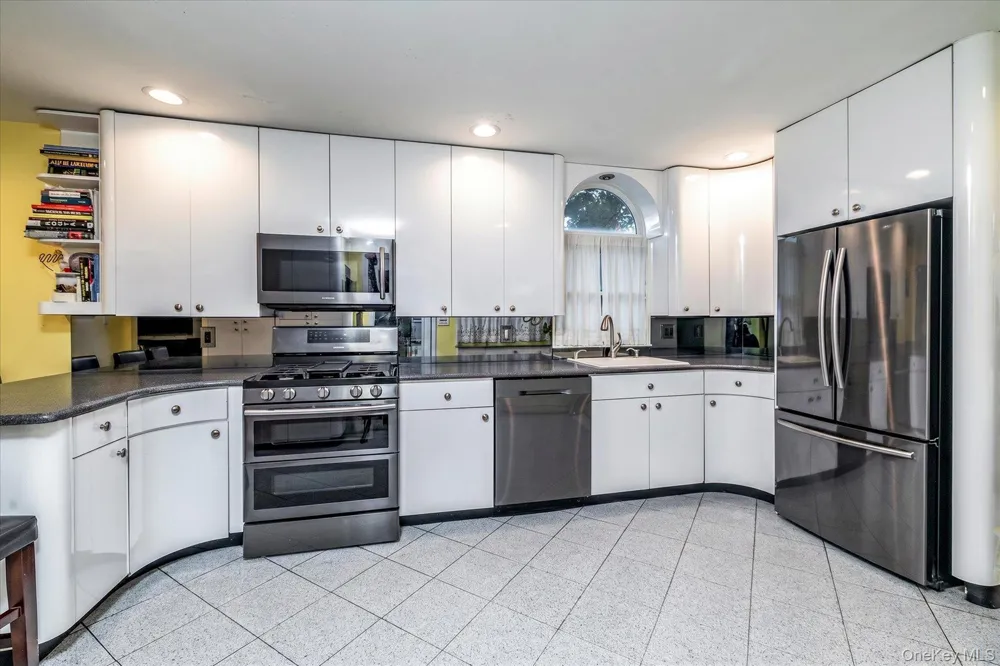 2618 Mount Avenue Oceanside, NY 11572