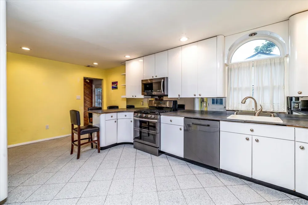 2618 Mount Avenue Oceanside, NY 11572