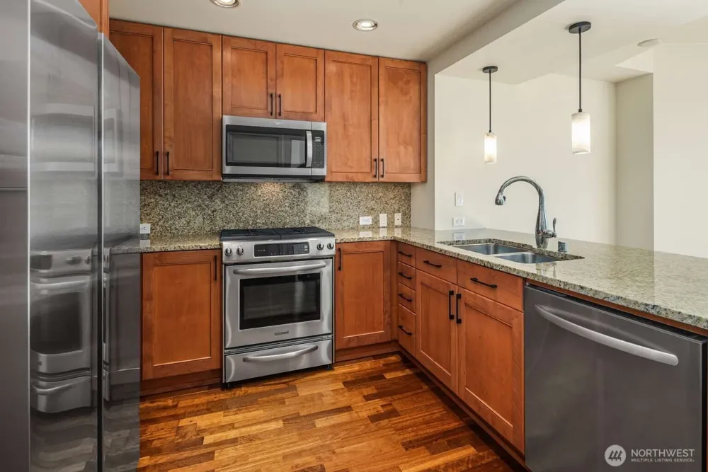 10610 NE 9th Place #903 Bellevue, WA 98004