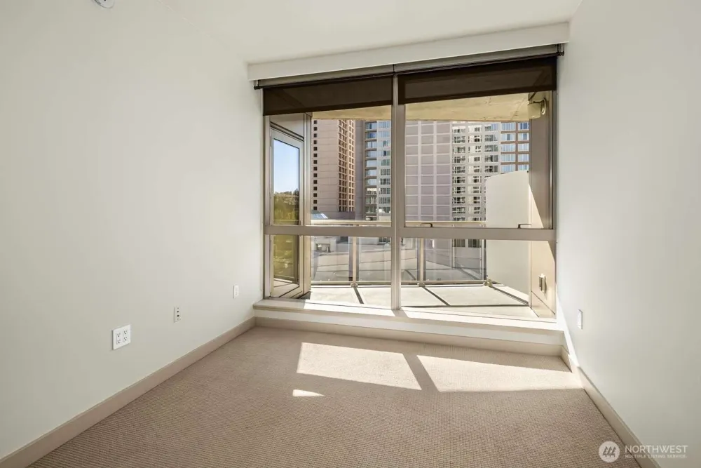 10610 NE 9th Place #903 Bellevue, WA 98004