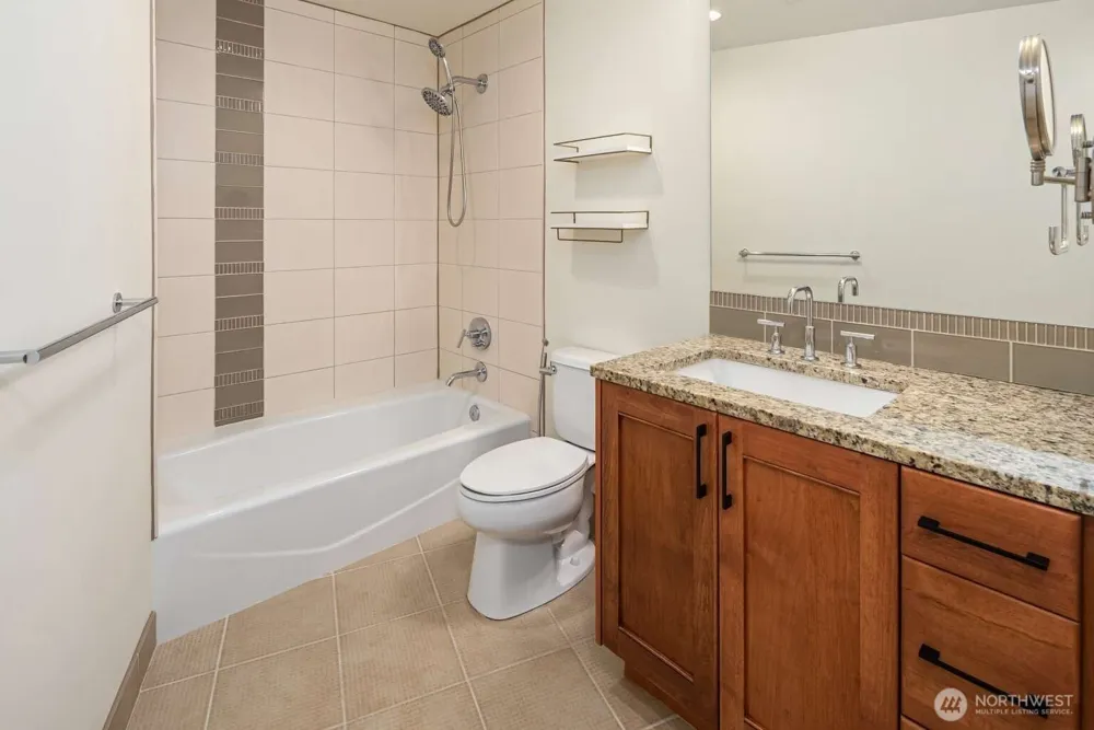 10610 NE 9th Place #903 Bellevue, WA 98004