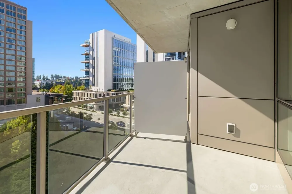 10610 NE 9th Place #903 Bellevue, WA 98004
