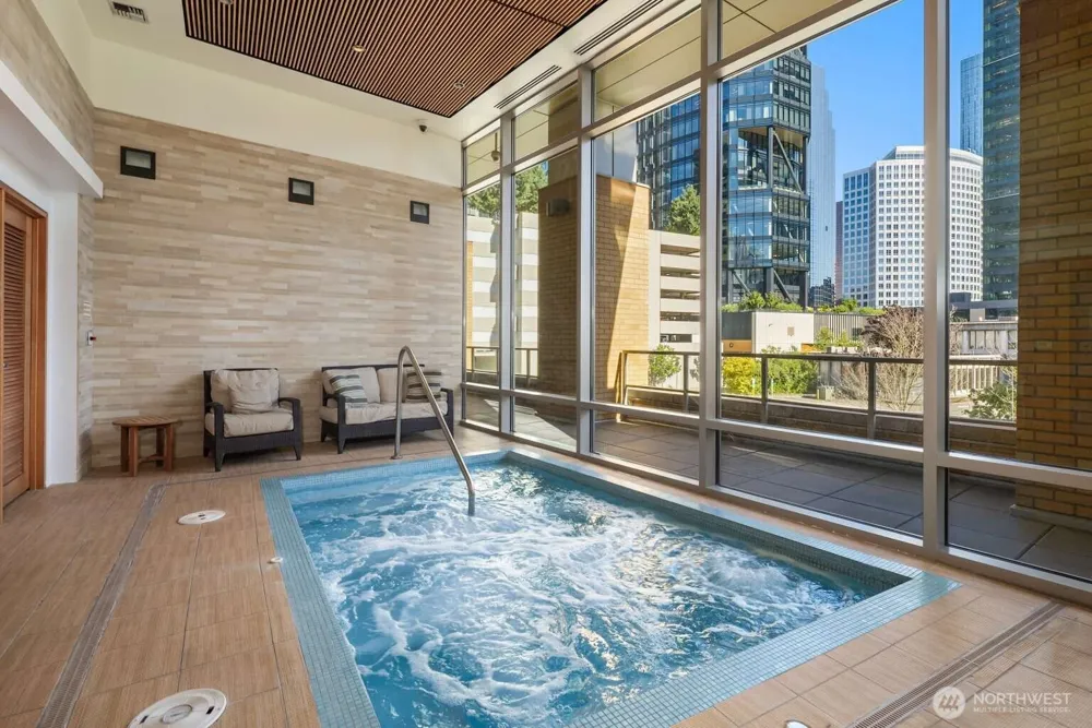 10610 NE 9th Place #903 Bellevue, WA 98004