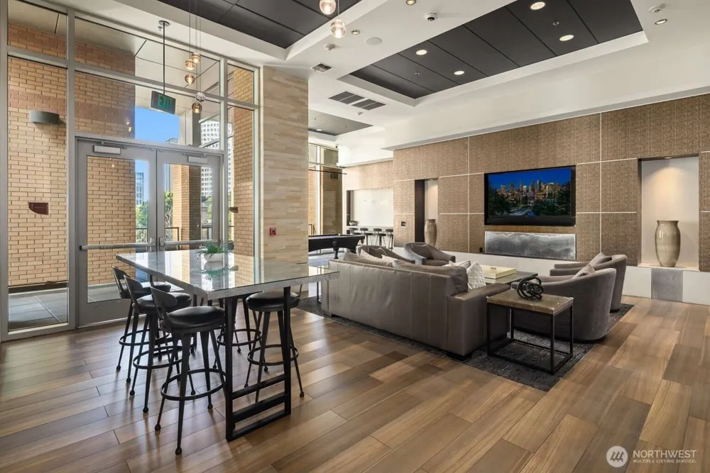 10610 NE 9th Place #903 Bellevue, WA 98004