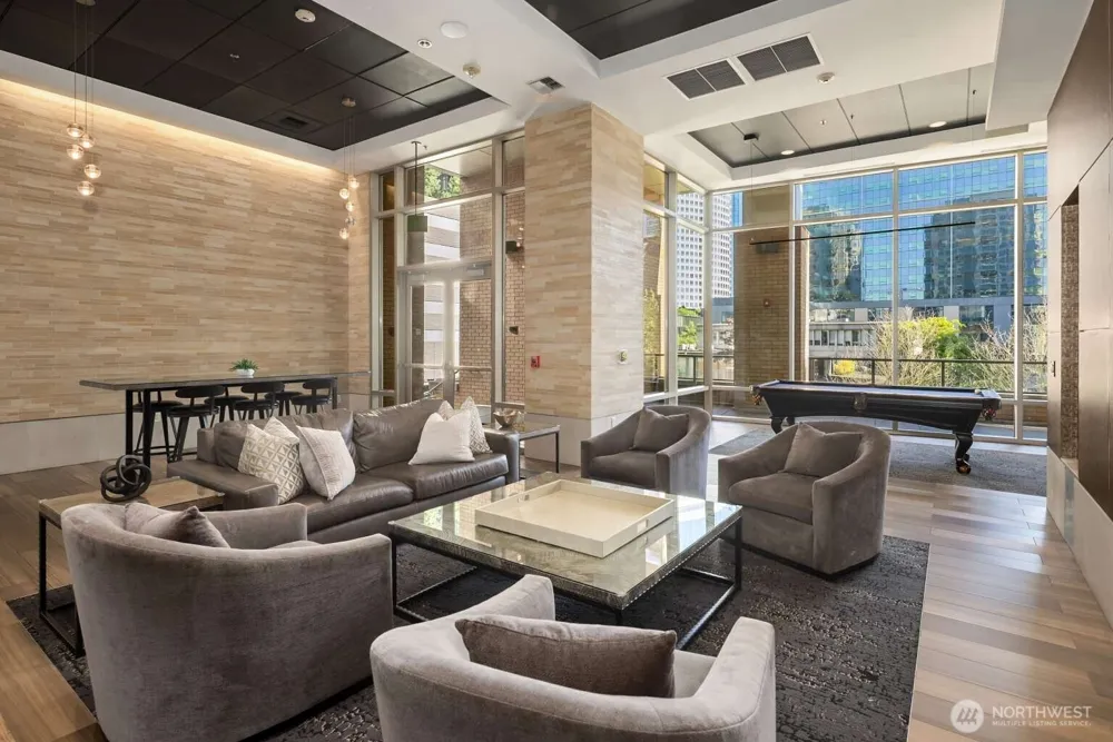10610 NE 9th Place #903 Bellevue, WA 98004
