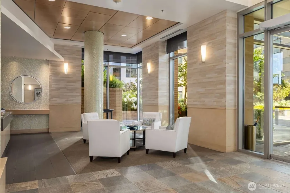 10610 NE 9th Place #903 Bellevue, WA 98004