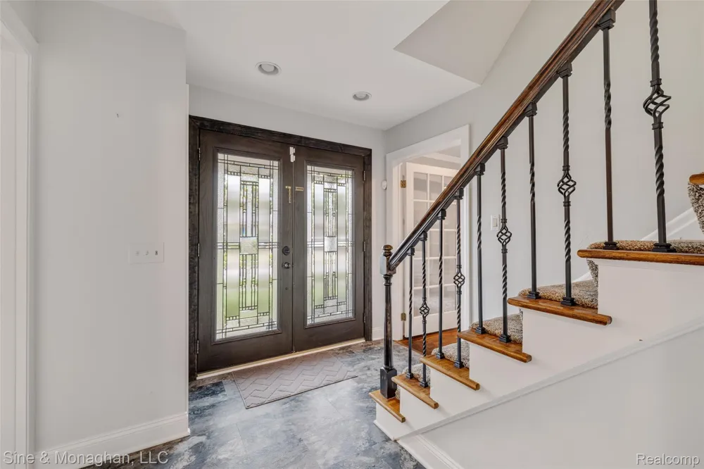 792 S Rosedale Court Grosse Pointe Woods City, MI 48236