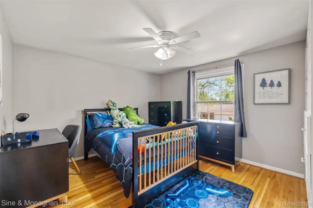 792 S Rosedale Court Grosse Pointe Woods City, MI 48236