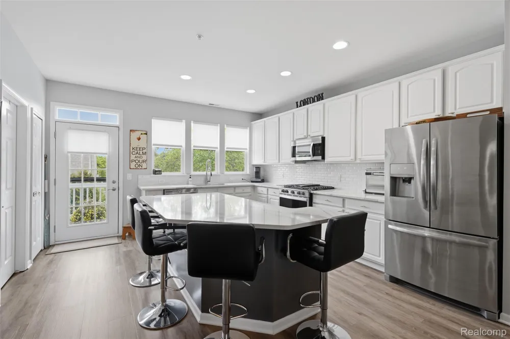 391 Windmill Drive Plymouth City, MI 48170