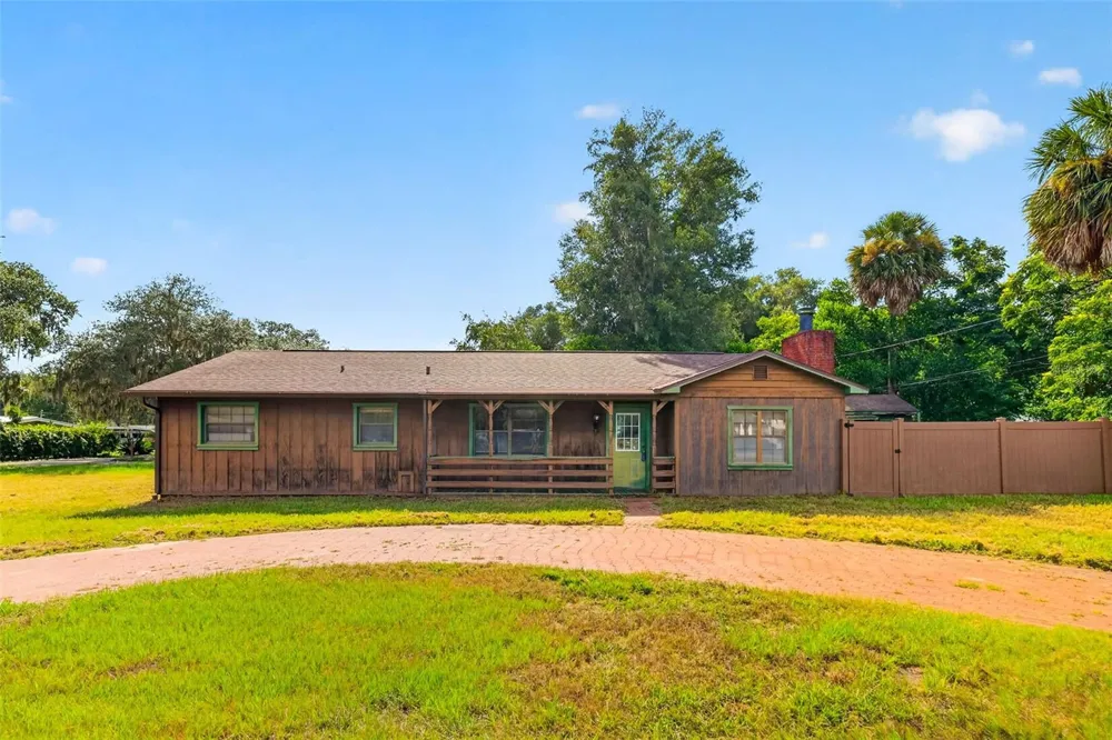 315 S LONE OAK DRIVE Leesburg, FL 34748