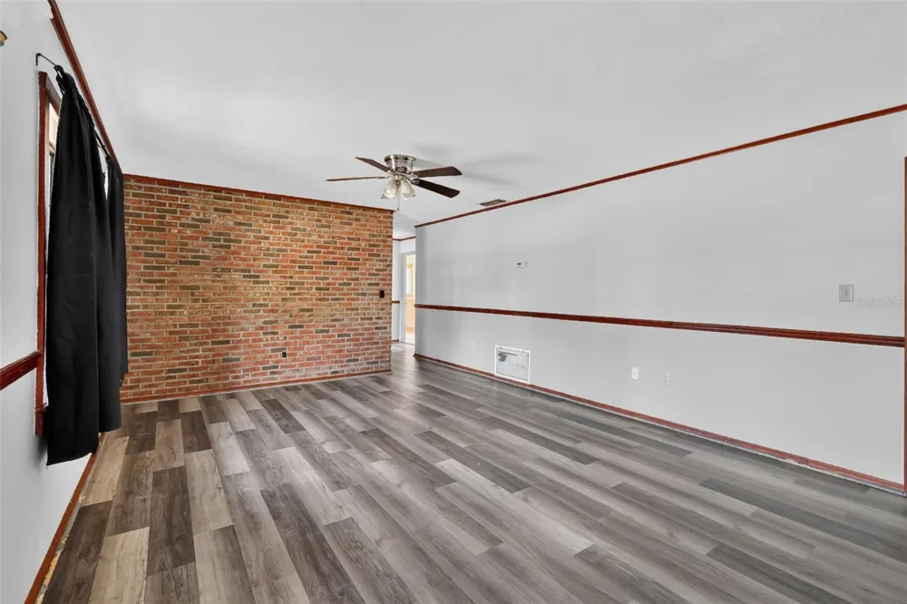 315 S LONE OAK DRIVE Leesburg, FL 34748