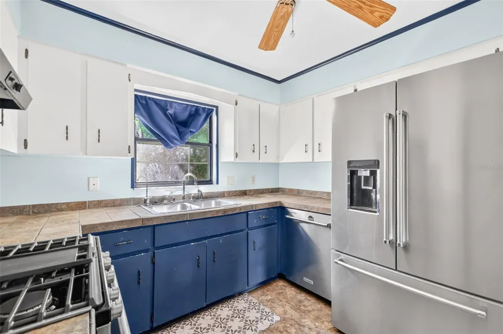 315 S LONE OAK DRIVE Leesburg, FL 34748