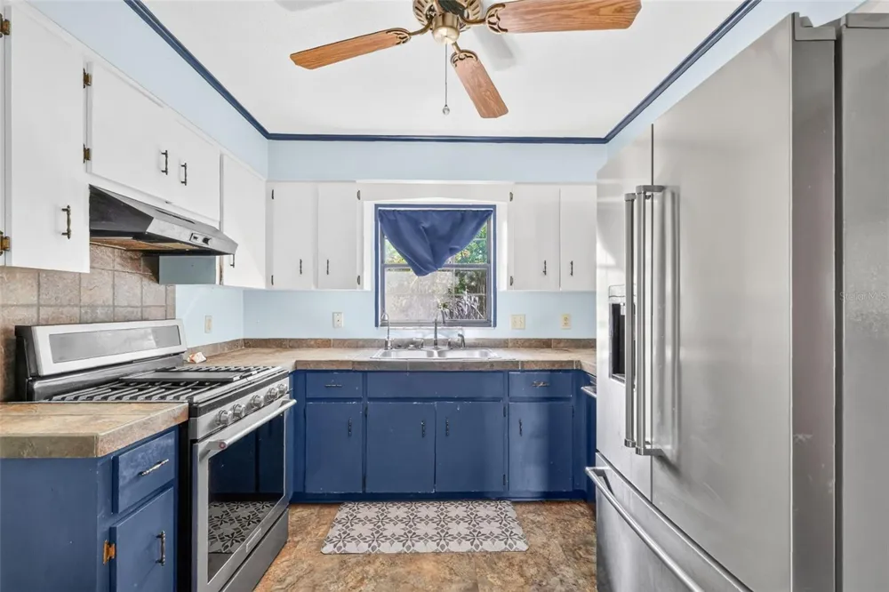 315 S LONE OAK DRIVE Leesburg, FL 34748