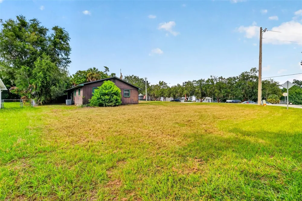 315 S LONE OAK DRIVE Leesburg, FL 34748