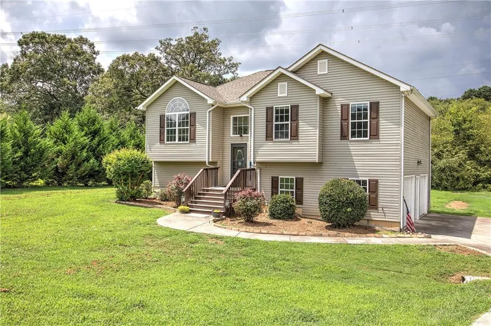 258 Hunters Crossing SE Calhoun, GA 30701