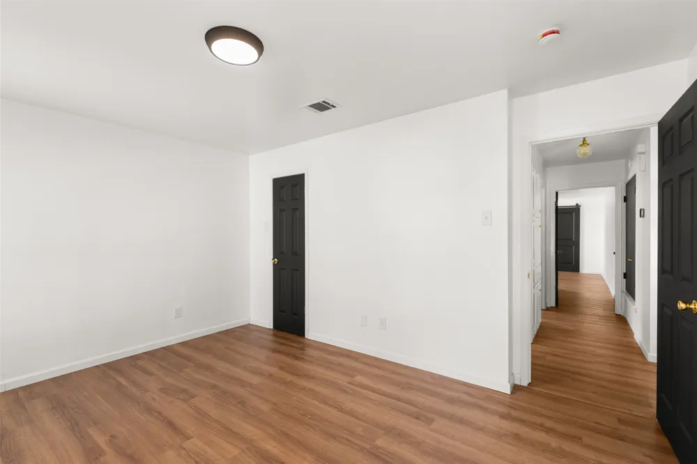 401 Lindenwood Lane W Hewitt, TX 76643