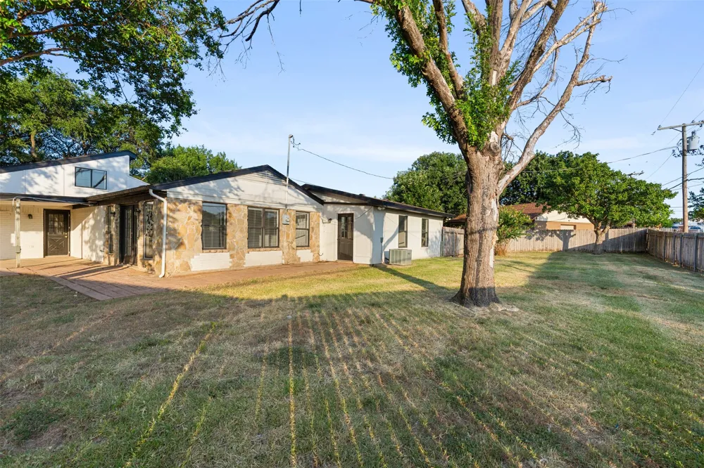 401 Lindenwood Lane W Hewitt, TX 76643