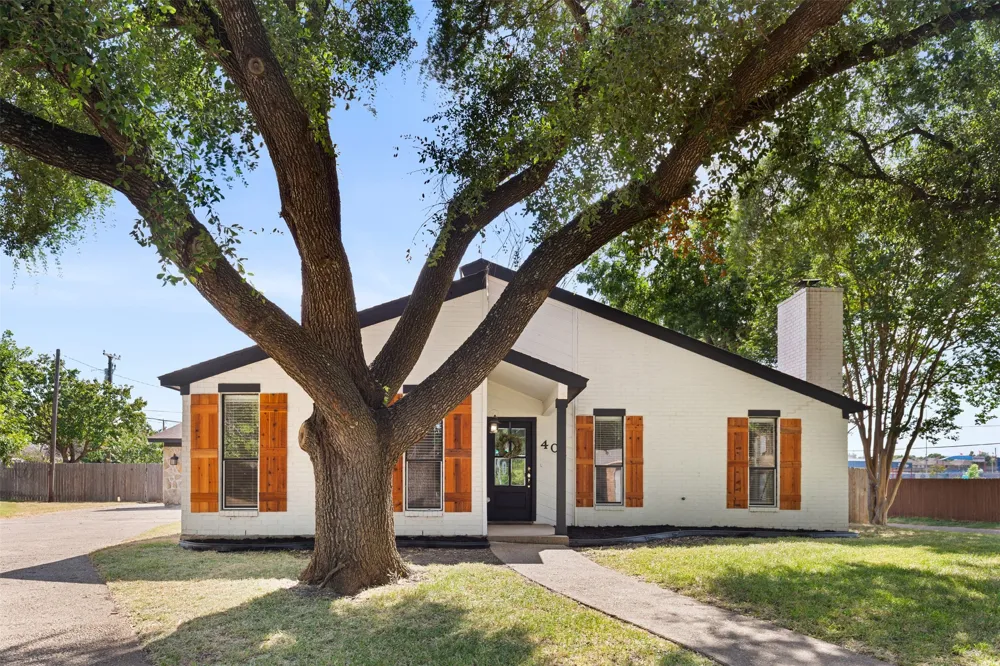 401 Lindenwood Lane W Hewitt, TX 76643