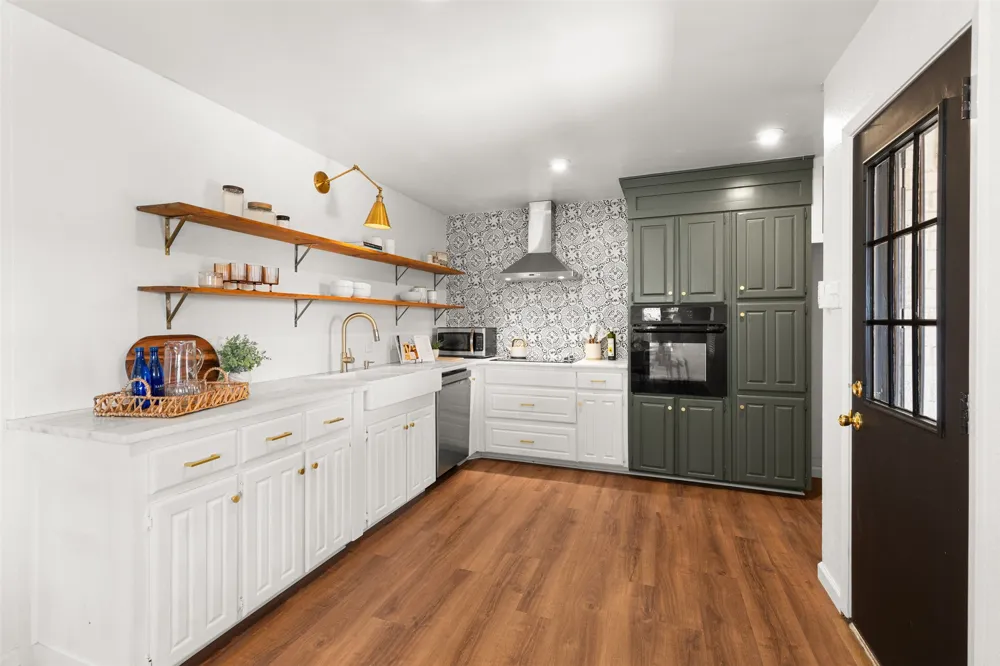 401 Lindenwood Lane W Hewitt, TX 76643