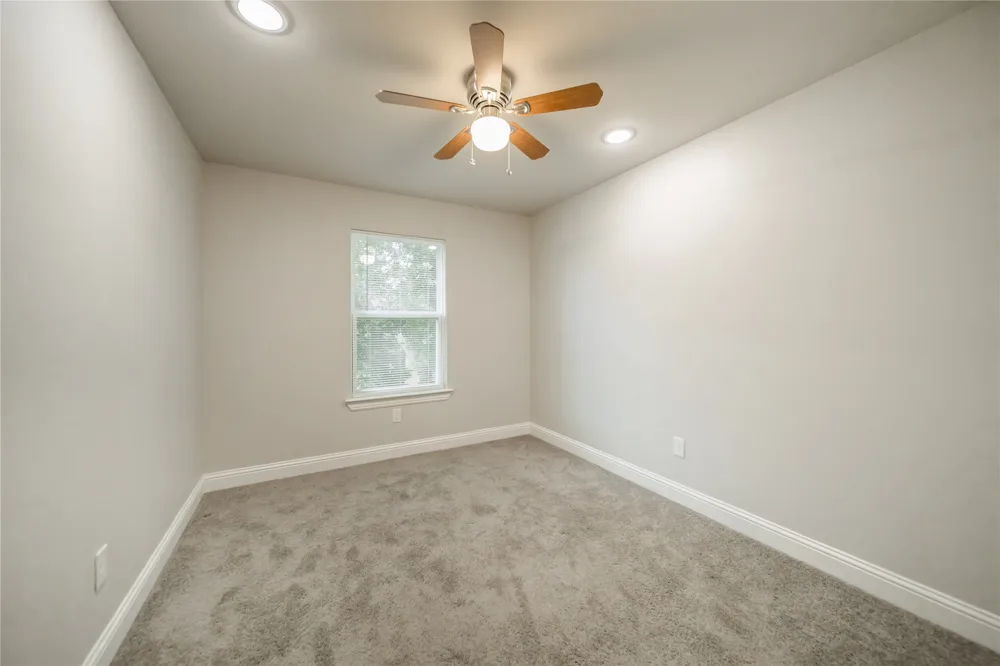 1016 W Ford Street Denison, TX 75020
