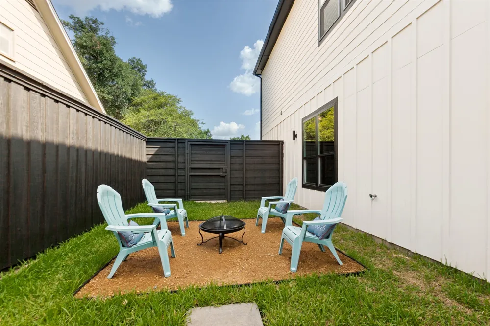 13723 Far Hills Lane Dallas, TX 75240