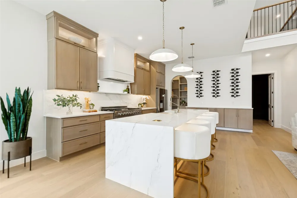 13723 Far Hills Lane Dallas, TX 75240