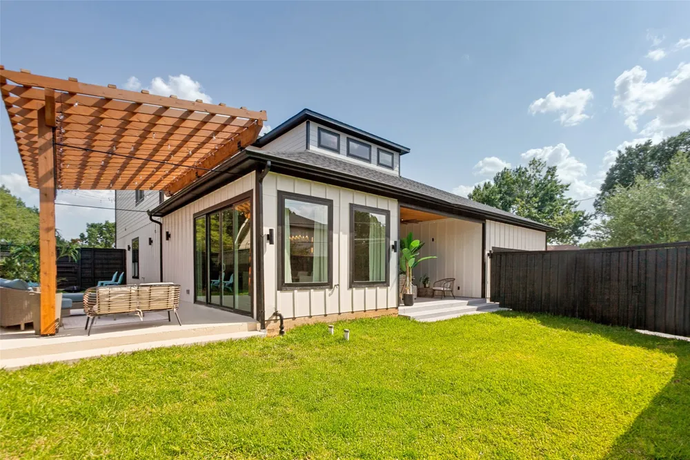 13723 Far Hills Lane Dallas, TX 75240