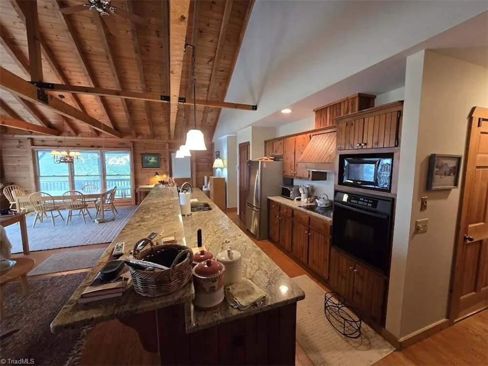 979 Wagon Road Warrensville, NC 28693