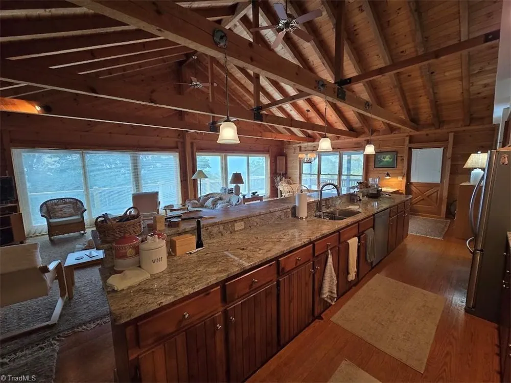 979 Wagon Road Warrensville, NC 28693